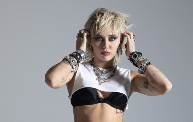 Miley Cyrus álbum Plastic Hearts crítica