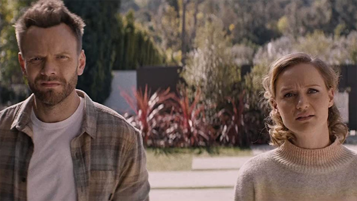 Happily filme crítica resenha opinião review vale a pena é bom