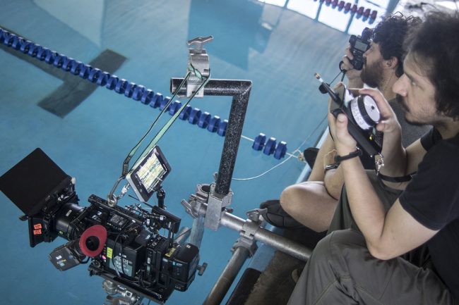 Raia 4 #11 - Flavio Geromel (1º assistente de câmera) e Edu Rabin (diretor de fotografia) - crédito Tuane Eggers - Ausgang