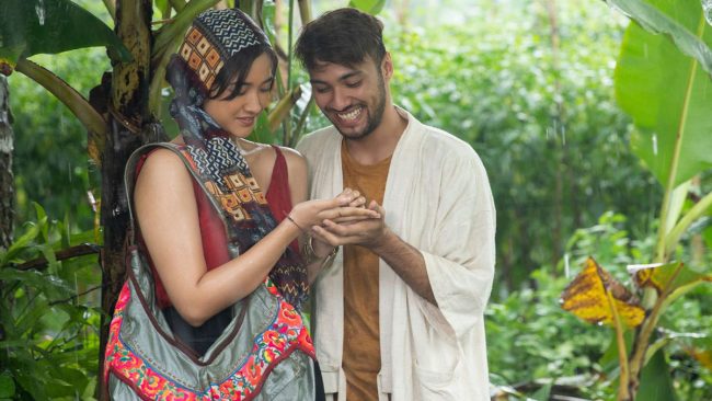 encaixe perfeito filme crítica Netflix