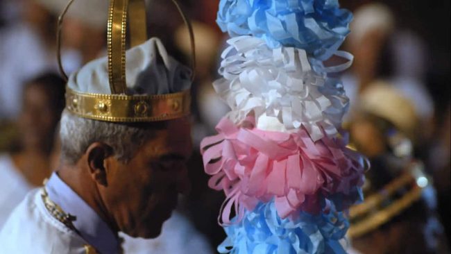 Chico Rei Entre Nós documentário crítica de filme