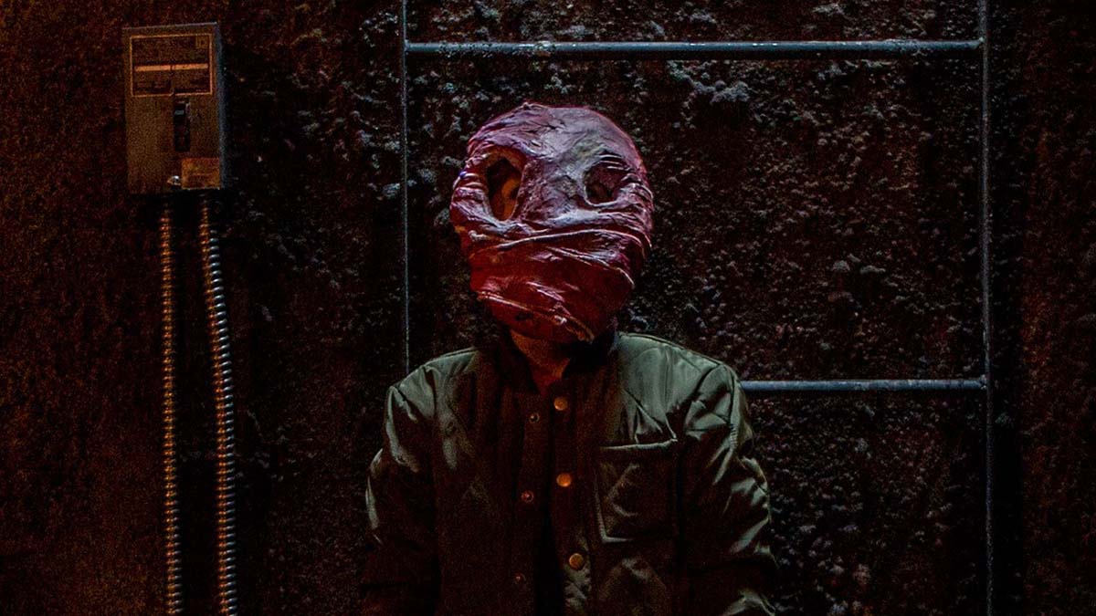 Alucinação Fatal Mercy Black crítica do filme Netflix Blumhouse Productions