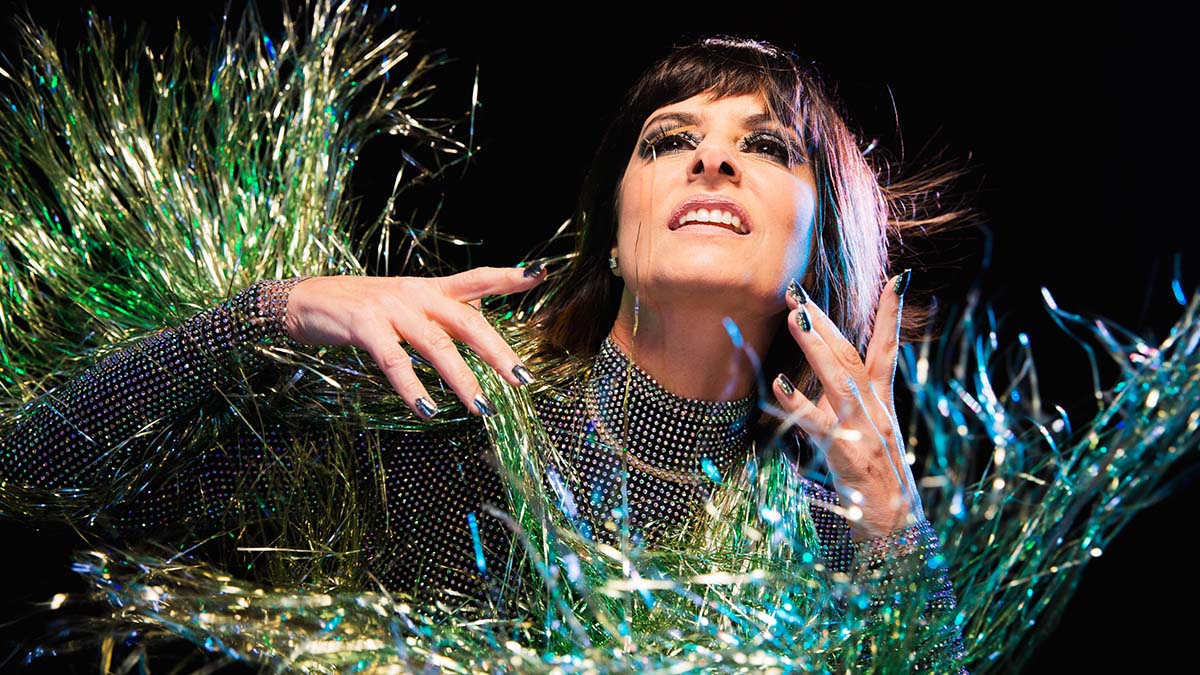 Fernanda Abreu 30 Anos de Baile crítica de álbum foto Murilo Alvesso divulgação