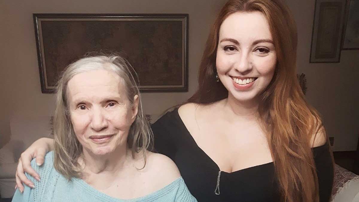 Aline Happ e sua avó clipe Flower of Light - Credito Happ Photography