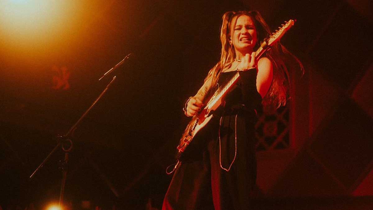 Beijo de Judas Carol Biazin álbum ao vivo turnê show